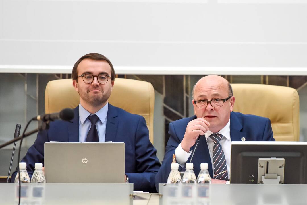 Tarybos posėdis 2015-04-30