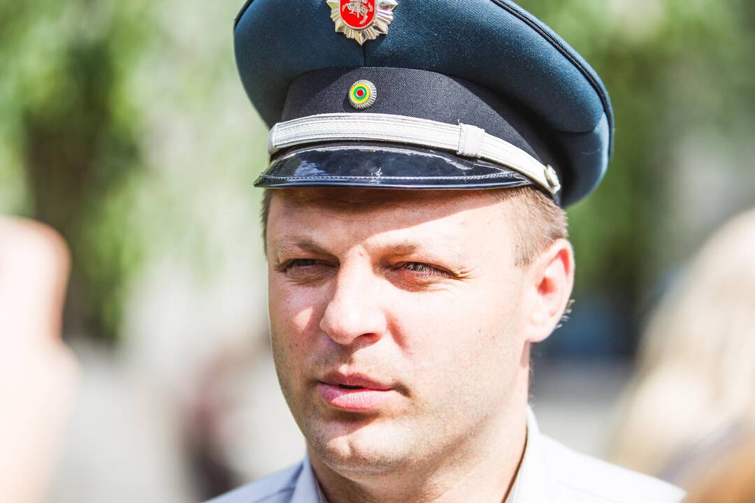 Savivaldybė perdavė motorolerius policijai