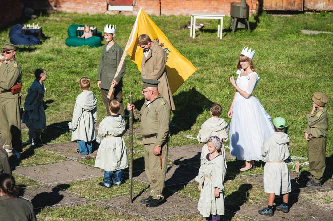 Gyvųjų šachmatų kova VII forte