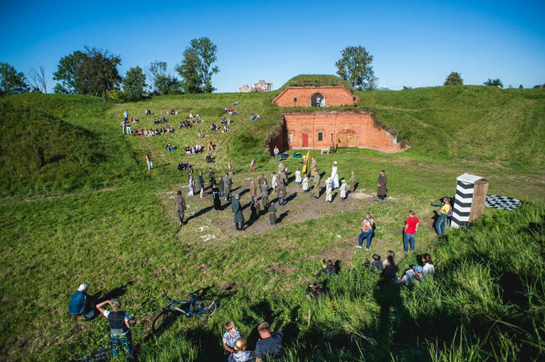 Gyvųjų šachmatų kova VII forte