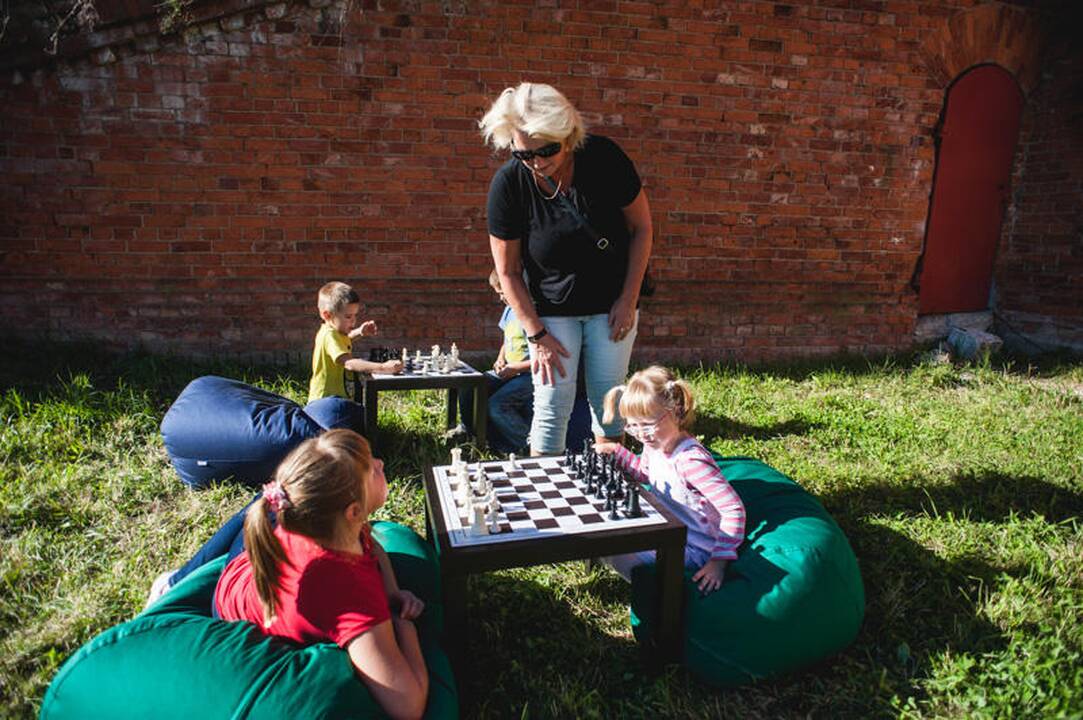Gyvųjų šachmatų kova VII forte