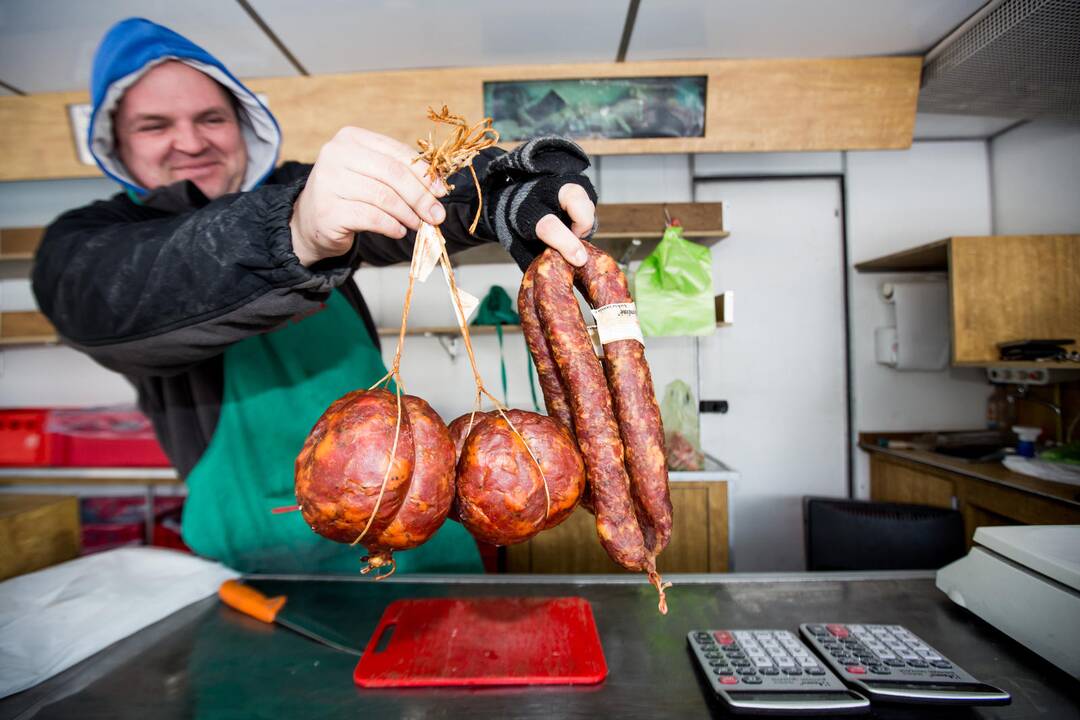 Prekyba rūkytos mėsos gaminiais
