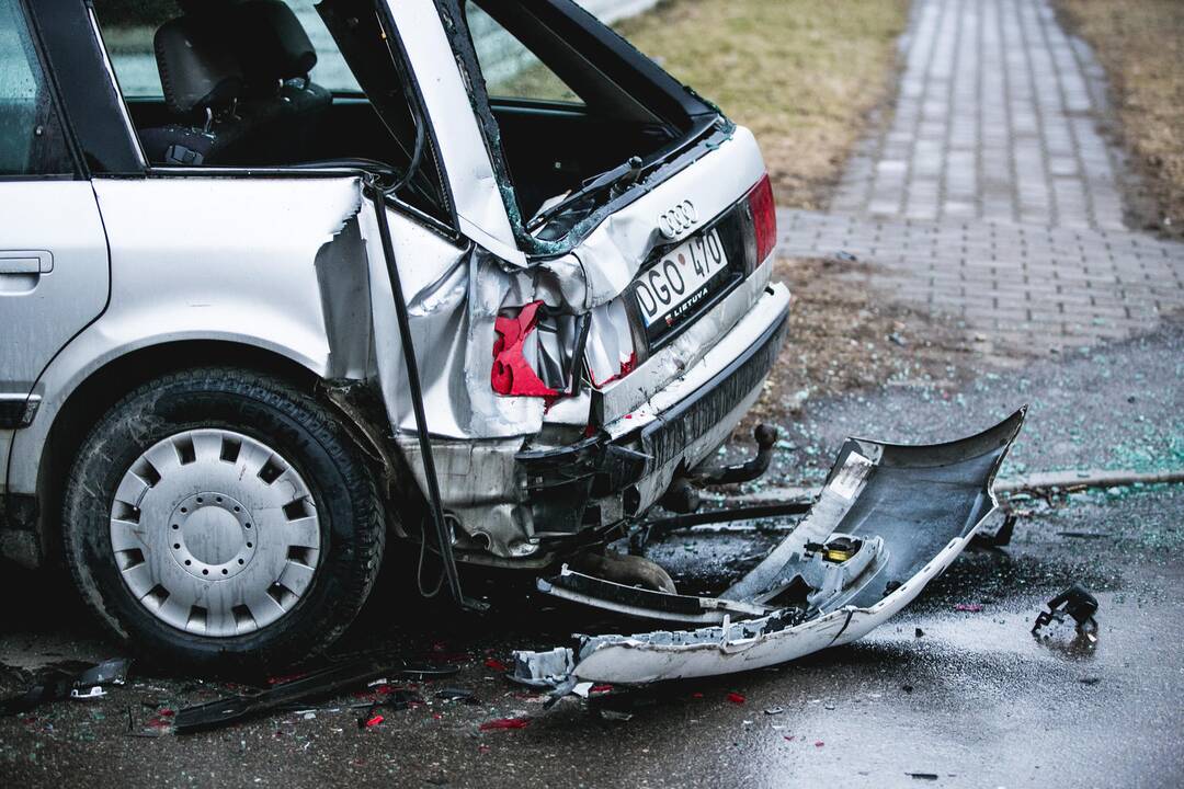 M. Jankaus gatvėje susidūrė penki automobiliai