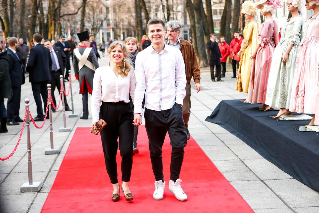 Kaune išdalinti „Auksiniai scenos kryžiai“