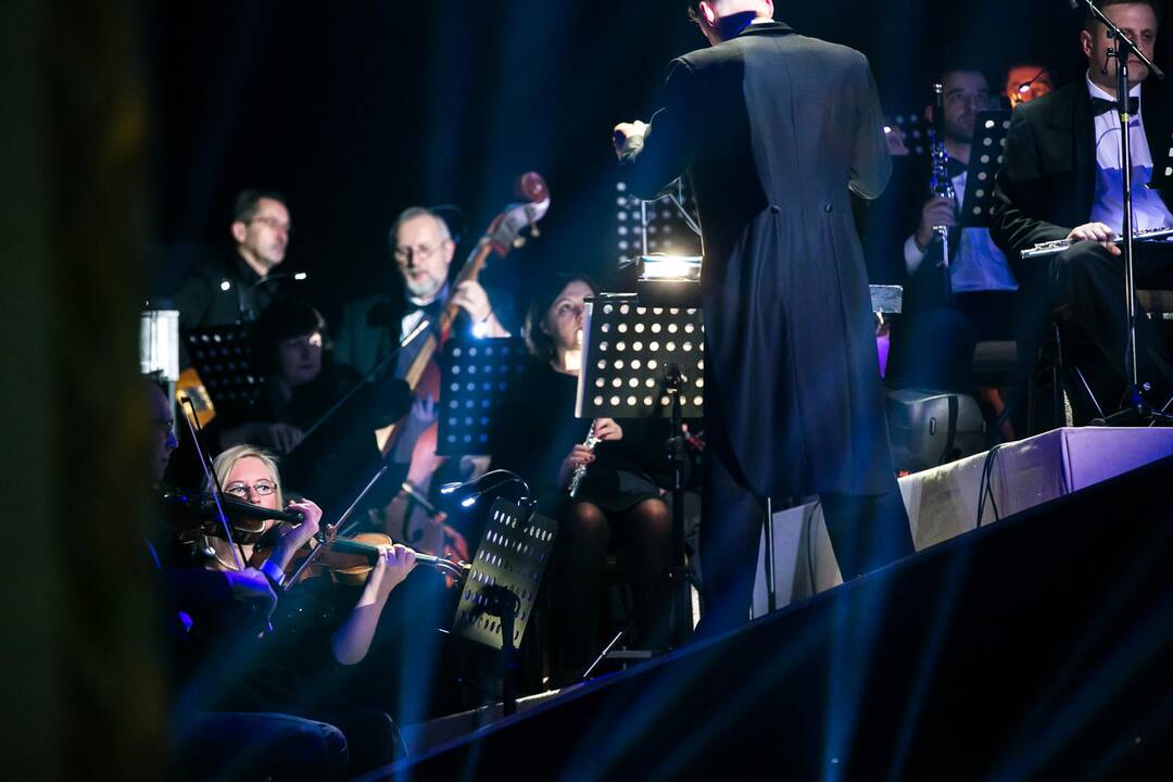 Kaune išdalinti „Auksiniai scenos kryžiai“