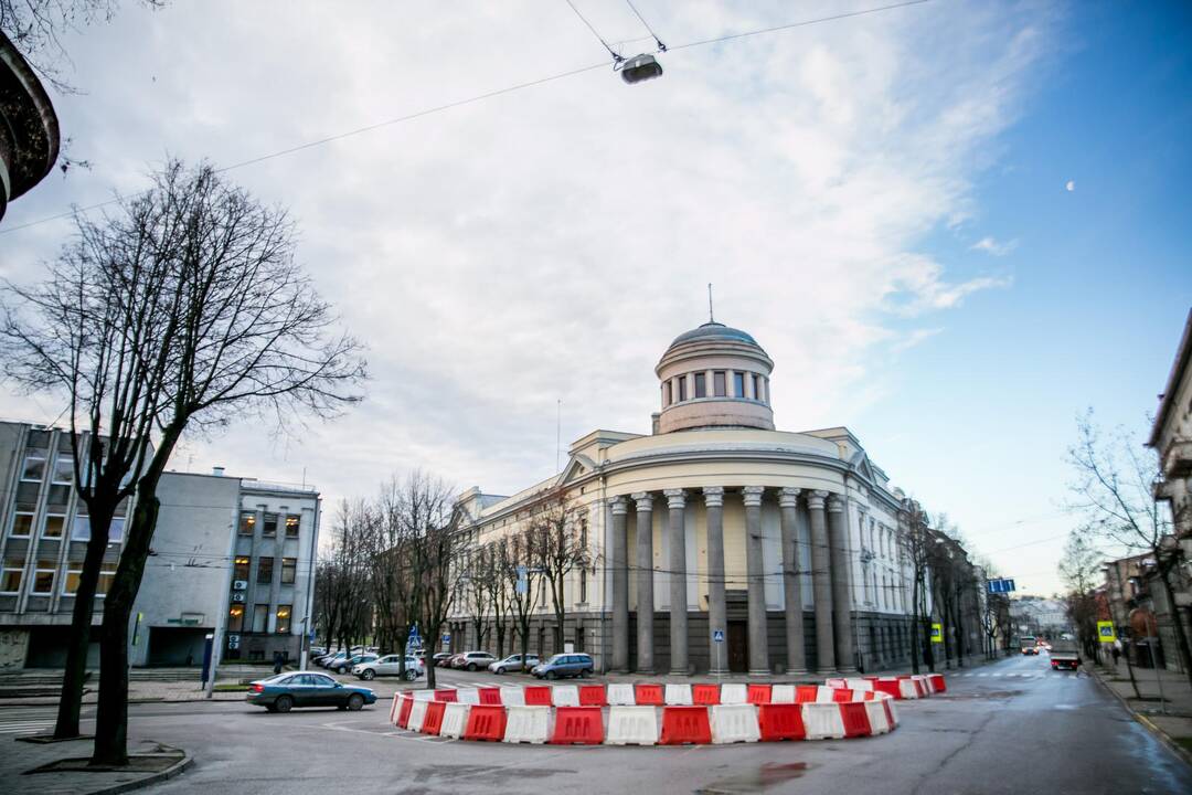 L. Sapiegos ir E. Ožeškienės gatvių sankirtoje įrengta laikina žiedinė sankryža