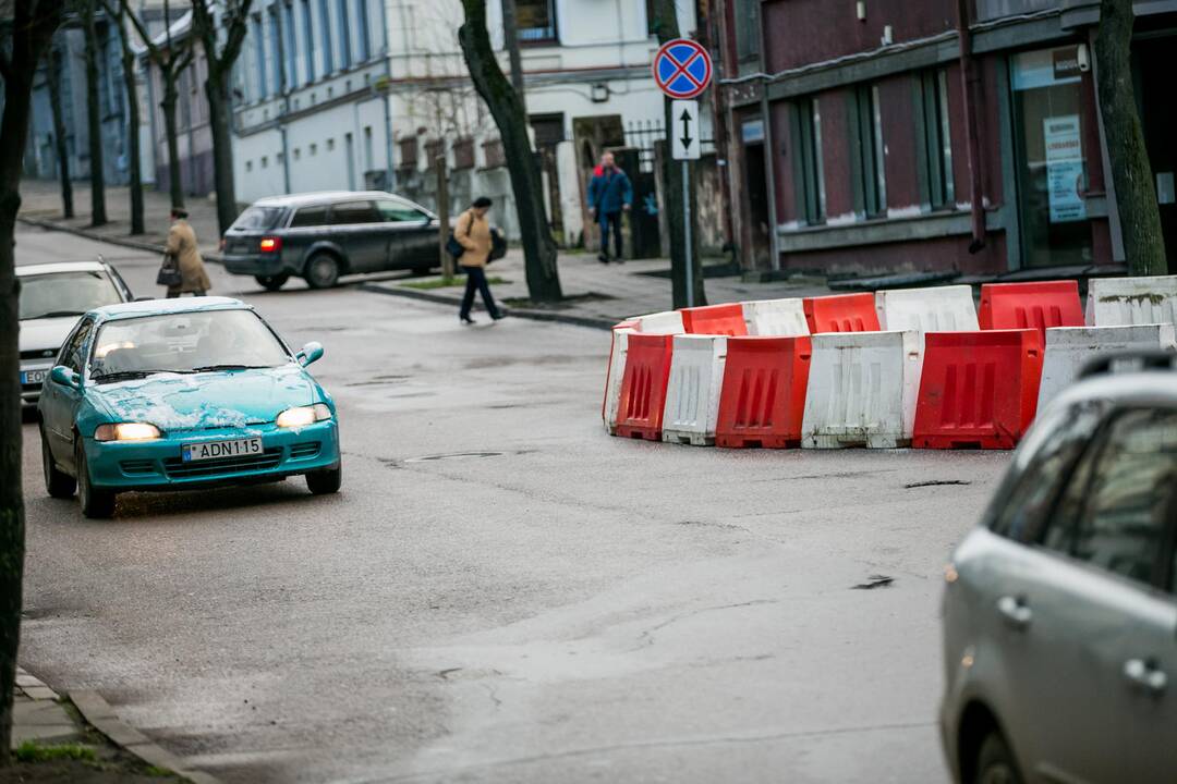 L. Sapiegos ir E. Ožeškienės gatvių sankirtoje įrengta laikina žiedinė sankryža