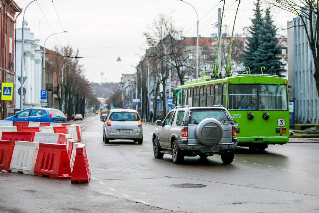 L. Sapiegos ir E. Ožeškienės gatvių sankirtoje įrengta laikina žiedinė sankryža