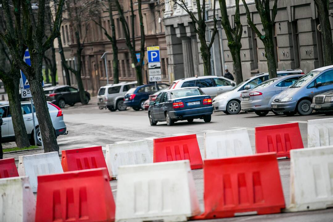 L. Sapiegos ir E. Ožeškienės gatvių sankirtoje įrengta laikina žiedinė sankryža