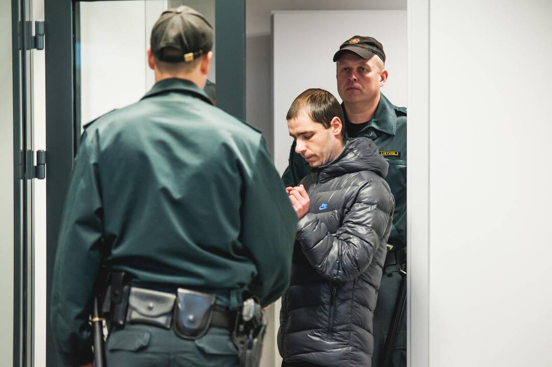 Kauno apygardos teisme- 20 kartų teisto Edgaro Savicko byla