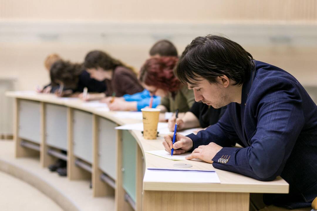 Kauniečiai rašė Nacionalinį diktantą