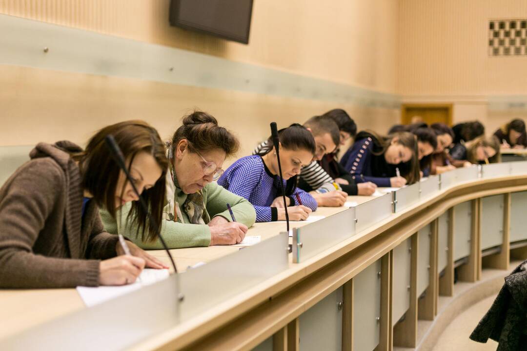 Kauniečiai rašė Nacionalinį diktantą