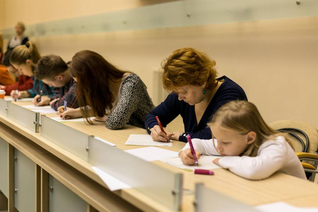 Kauniečiai rašė Nacionalinį diktantą