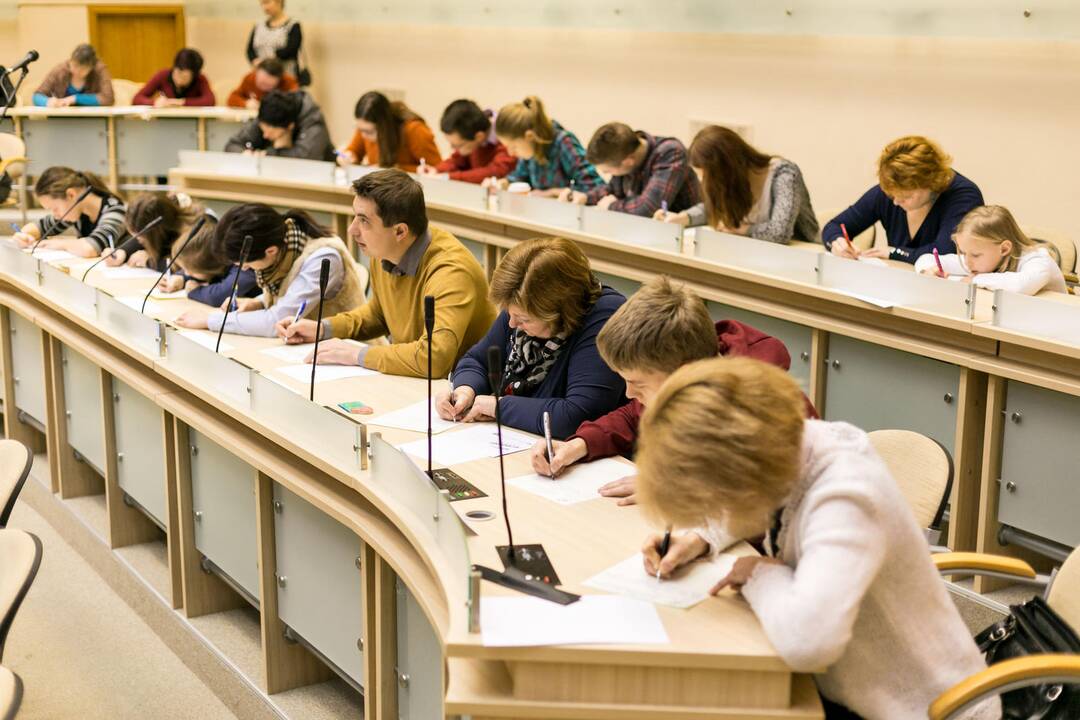 Kauniečiai rašė Nacionalinį diktantą