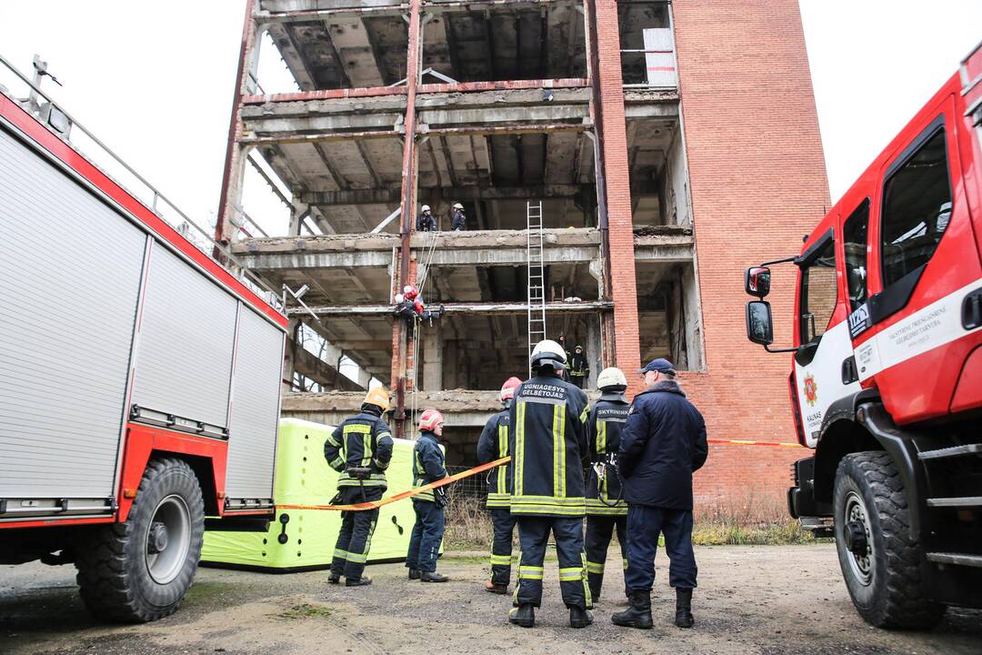 Ugniagesių aukštalipių pratybos