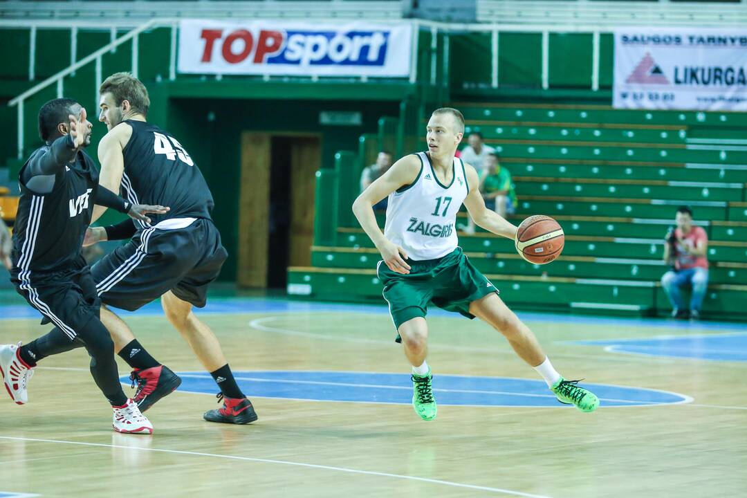 "Žalgiris" S.Butauto taurės finale po dramatiškos kovos nusileido VEF komandai 