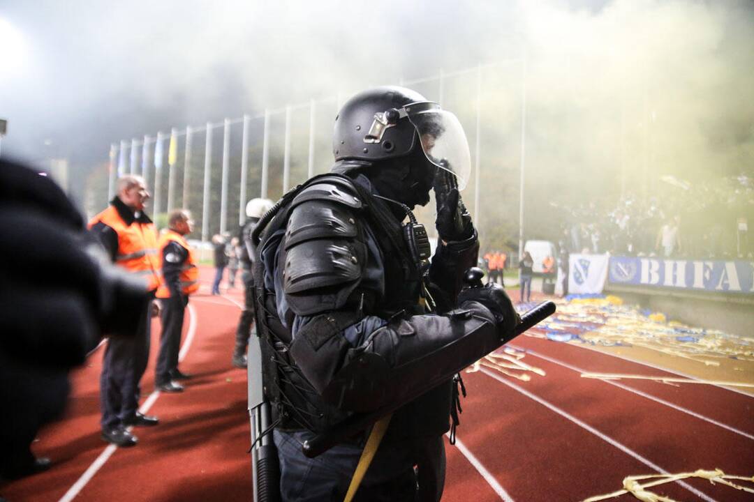 Po istorinės pergalės - siautulingas bosnių sirgalių šėlsmas 