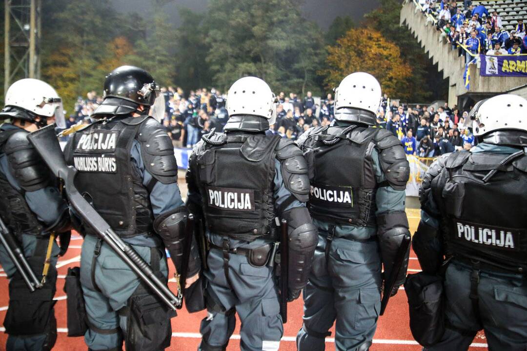 Po istorinės pergalės - siautulingas bosnių sirgalių šėlsmas 