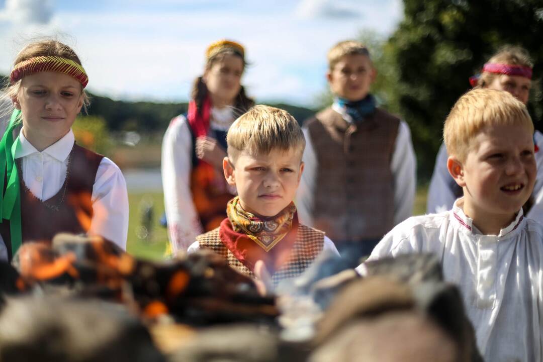 Rugsėjis šventiškai pasitiktas santakoje