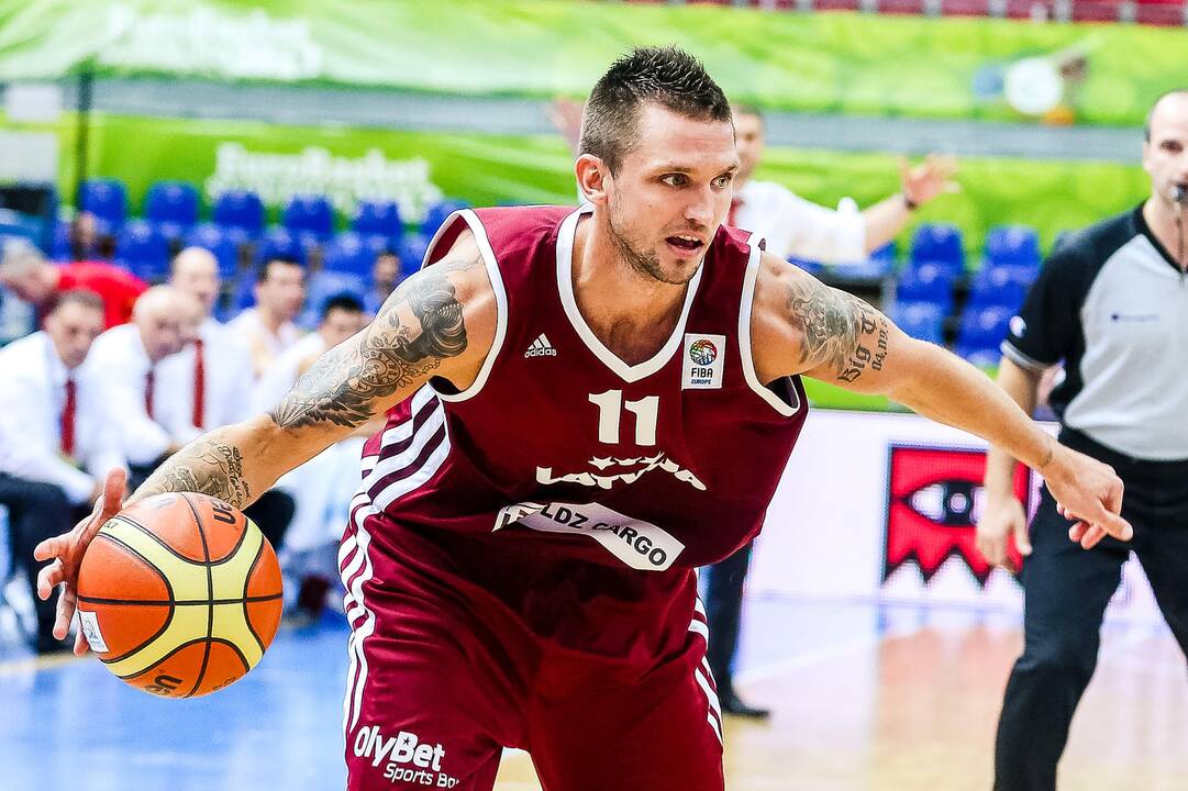 Kūno marginimo mados krepšinio aikštelėje