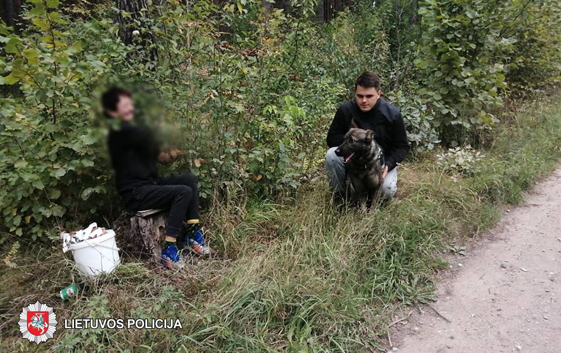 Laiminga pabaiga: pareigūnų tarnybinis šuo atsekė pasiklydusios moters pėdsakais