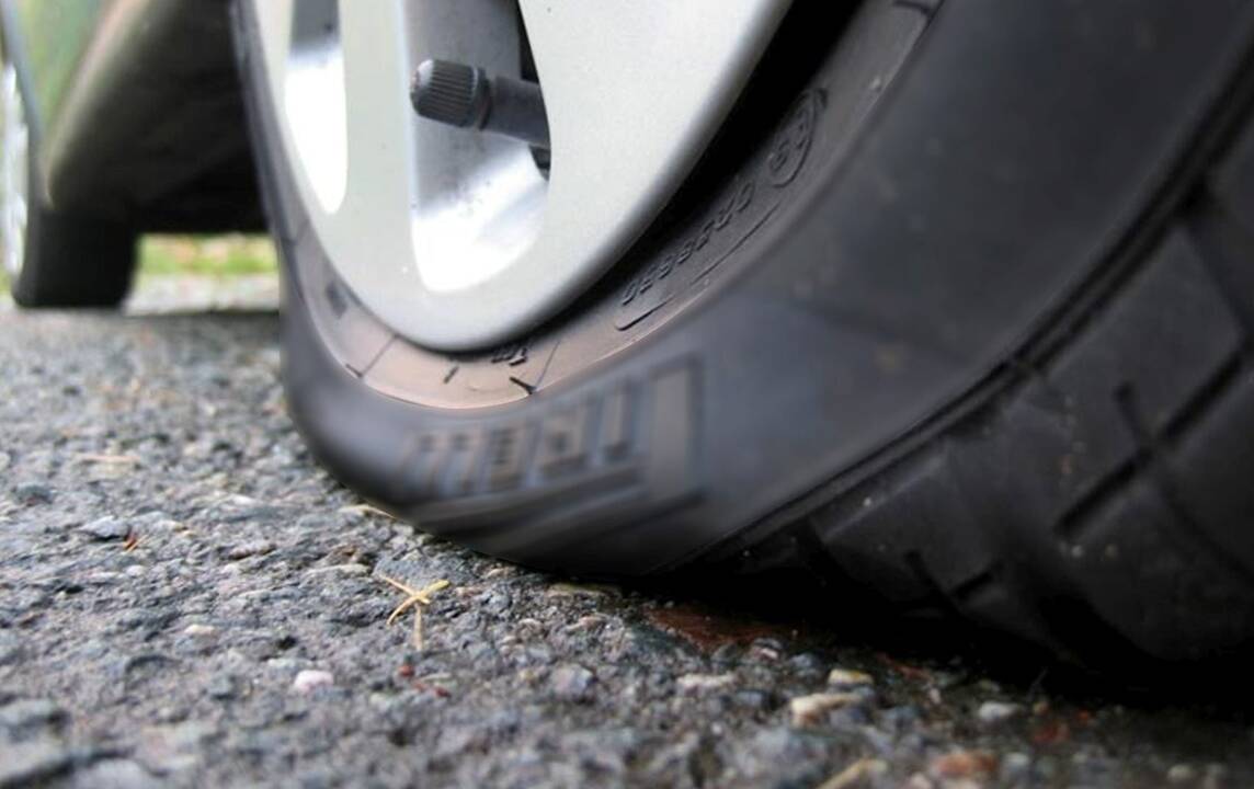 Panevėžyje sučiuptas aštuoniems automobiliams padangas subadęs vyras