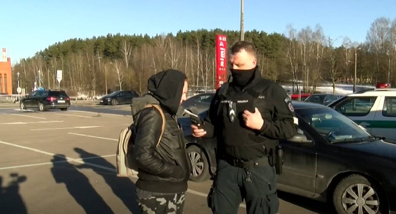 Po avarijos Vilniuje pareigūnus iškvietę medikai demaskavo neblaivią vairtuotoją