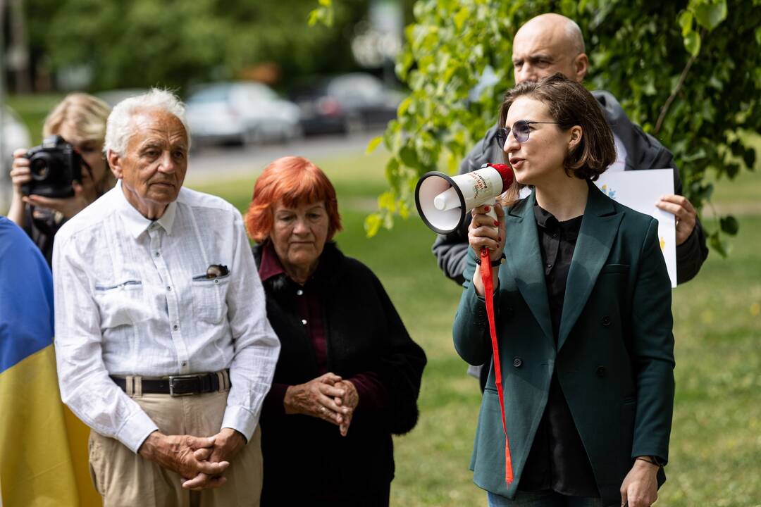 Protestas prie Rusijos ambasados dėl Ukrainoje grobiamų vaikų