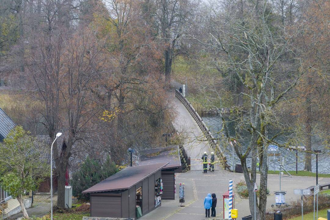 Trakų pilyje rastas į sprogmenį panašus daiktas