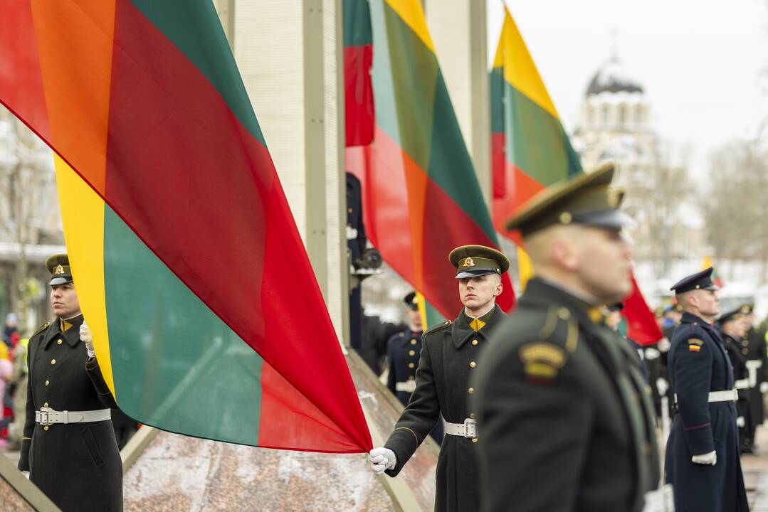 Valstybės vėliavos pakėlimo ceremonija Nepriklausomybės aikštėje 2024 m.