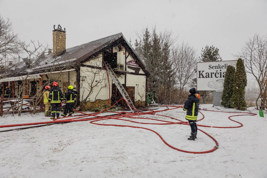 Trakuose – kavinės „Senkelio karčiama“ gaisras