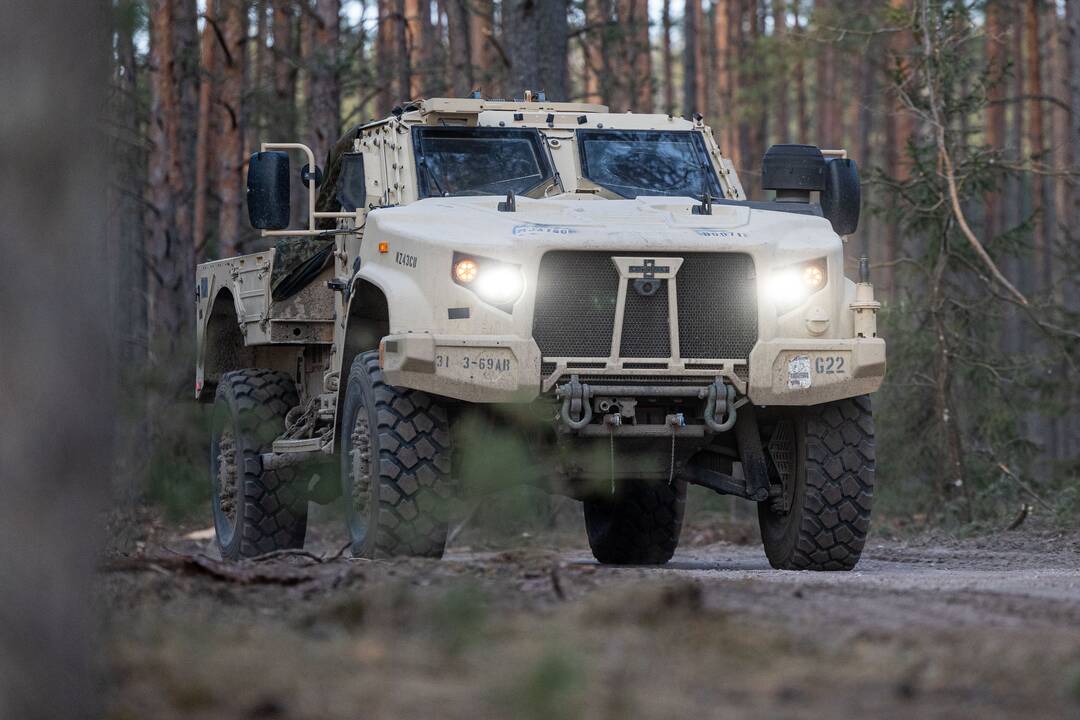 Į nelaimės vietą Pabradės poligone vyksta technika