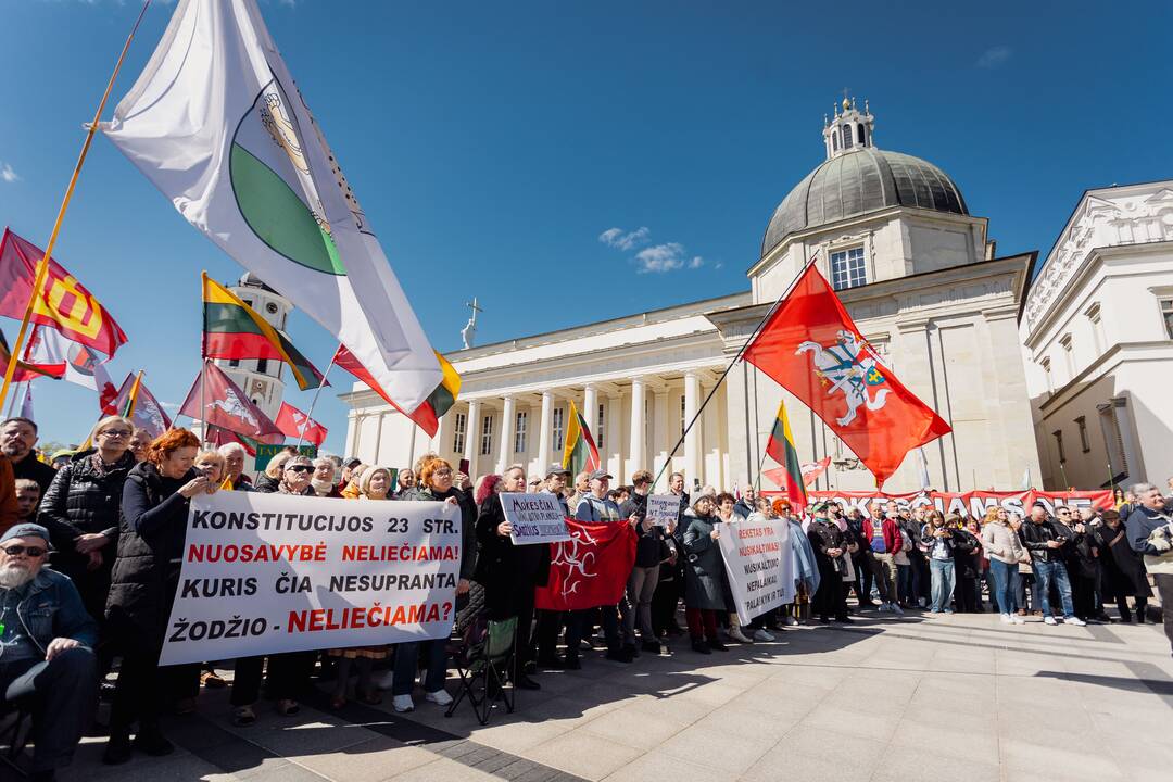 Katedros aikštėje – protestas dėl NT mokesčio