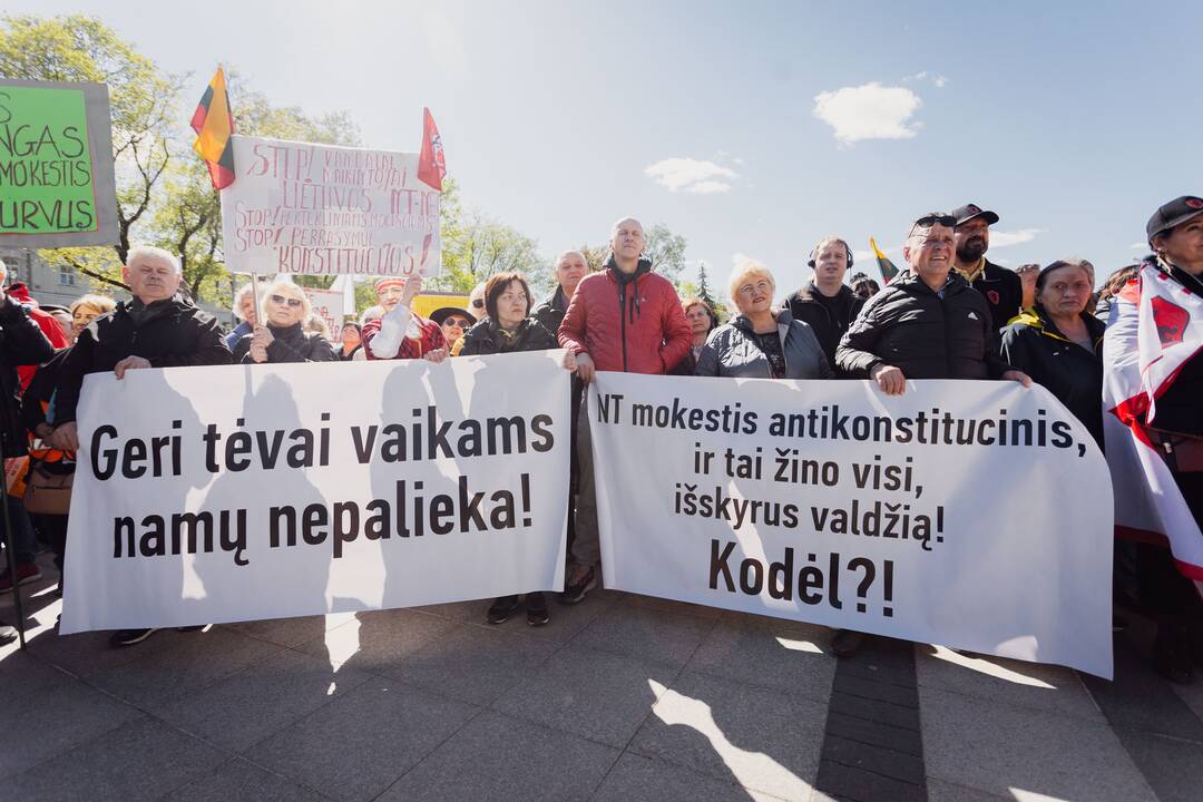 Katedros aikštėje – protestas dėl NT mokesčio