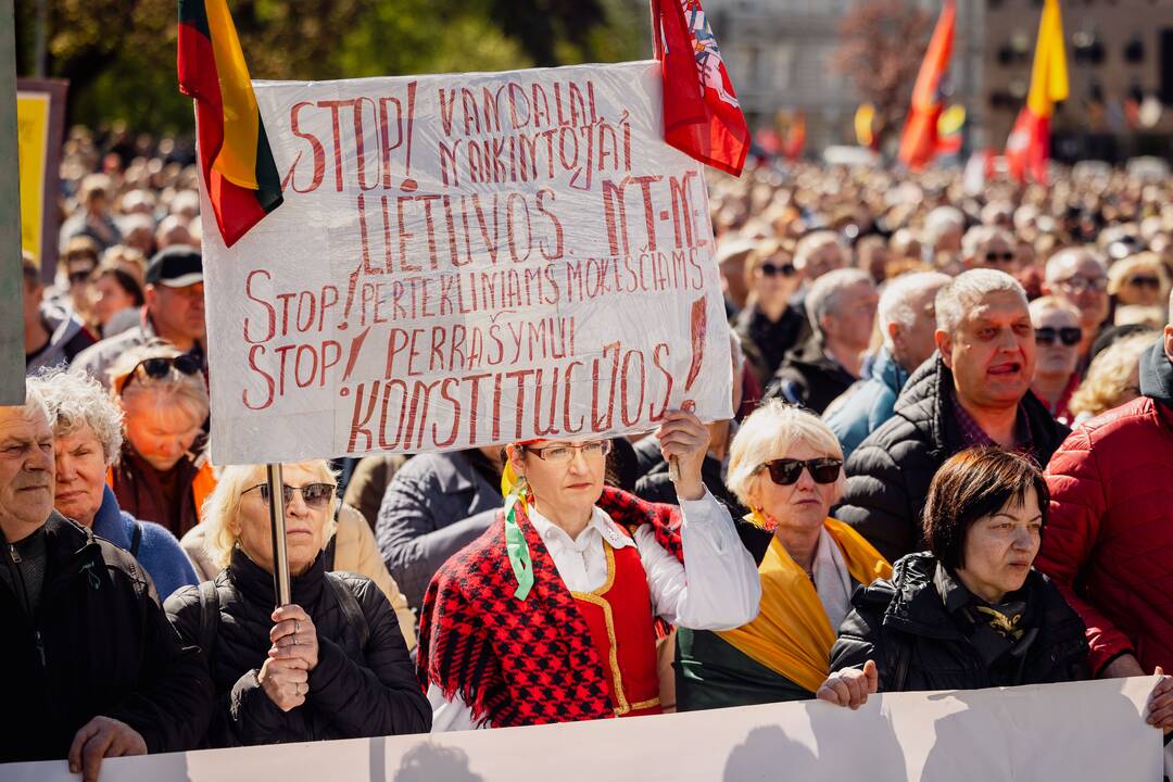 Katedros aikštėje – protestas dėl NT mokesčio