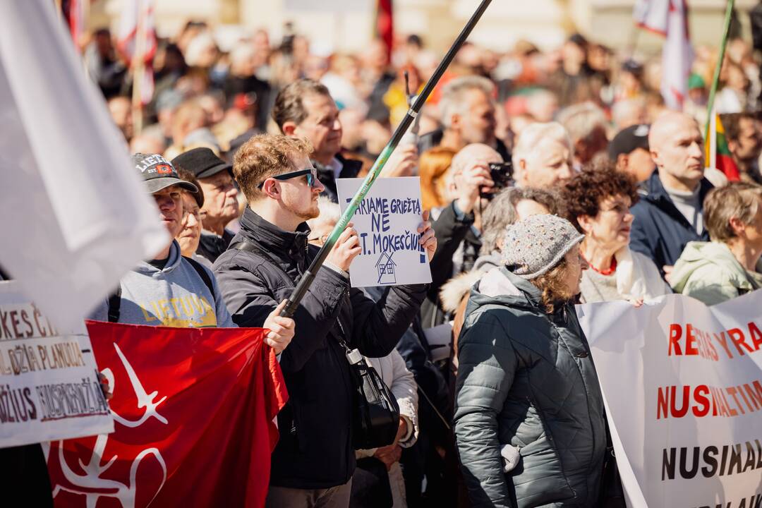 Katedros aikštėje – protestas dėl NT mokesčio