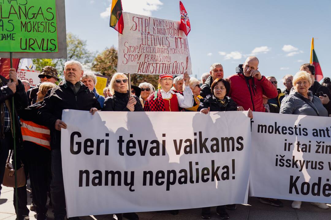 Katedros aikštėje – protestas dėl NT mokesčio