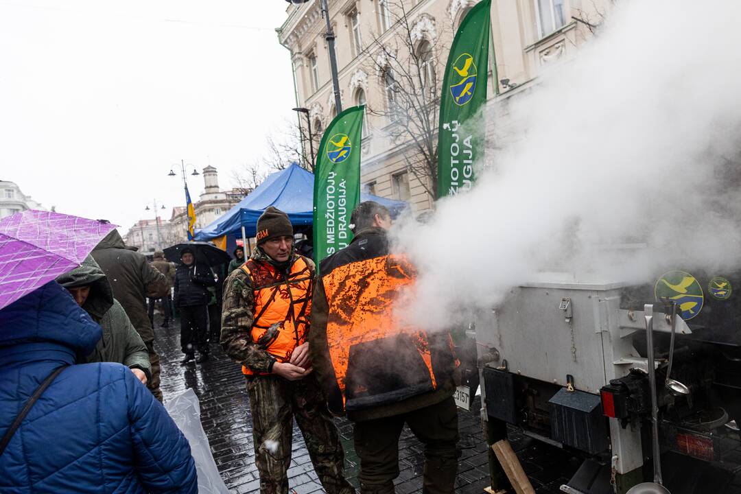 Vilniuje tęsiasi žemdirbių mitingas