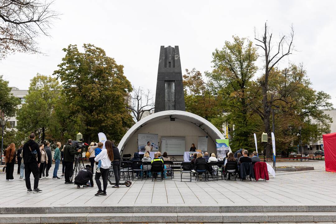 G. Jakštas susitiko su protestuojančiais mokytojais