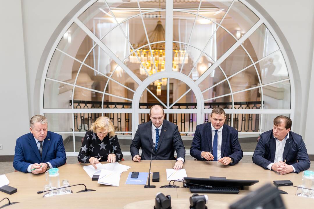 Kolektyvinės sutarties pasirašymas ŠMSM