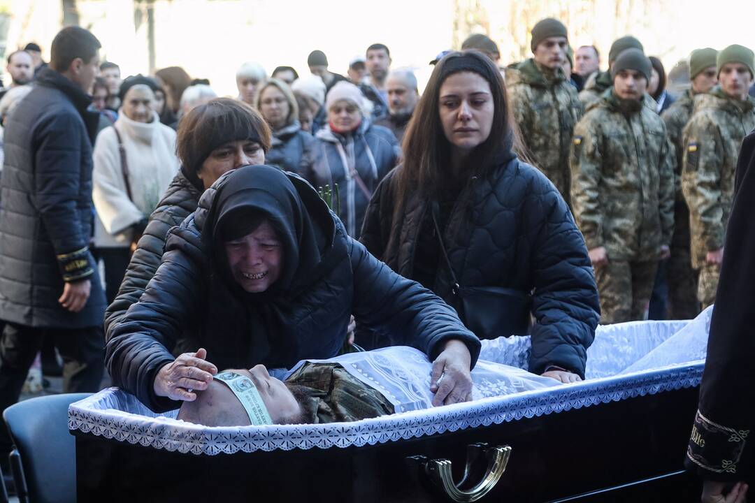 380-oji karo Ukrainoje diena