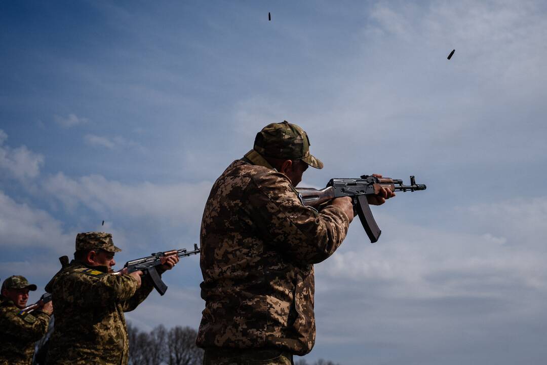 412-oji karo Ukrainoje diena