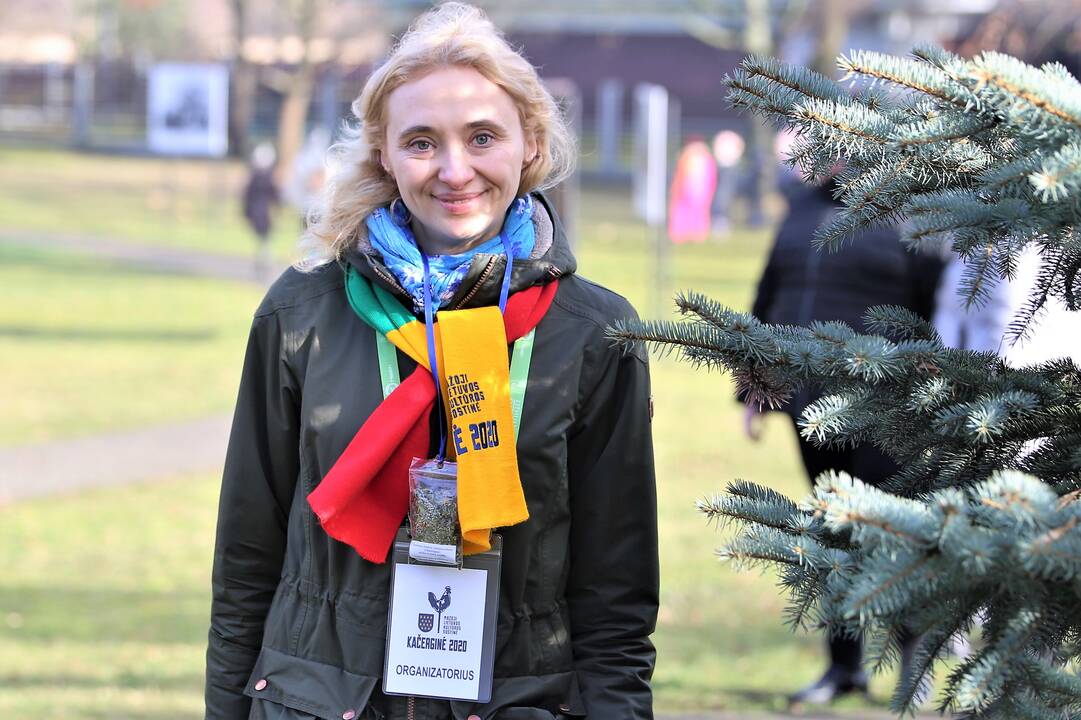 Bendravimas: pakaunės seniūnės susitinka ne tik šventėse. Iš kairės: Domeikavos seniūnė Lina Mišeikienė, Karmėlavos seniūnės pavaduotoja Vida Balčiūnienė ir Karmėlavos seniūnė Violeta Armolaitienė.