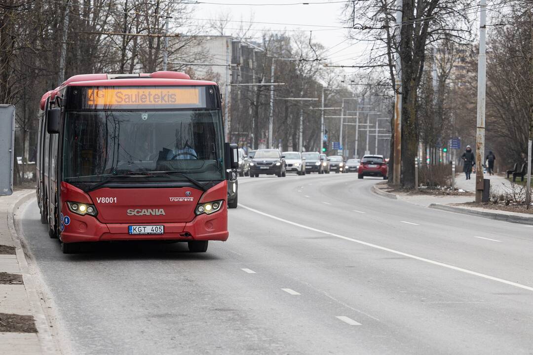 Vilniuje dėl ekskavatoriaus gedimo sužaloti du autobuso keleiviai