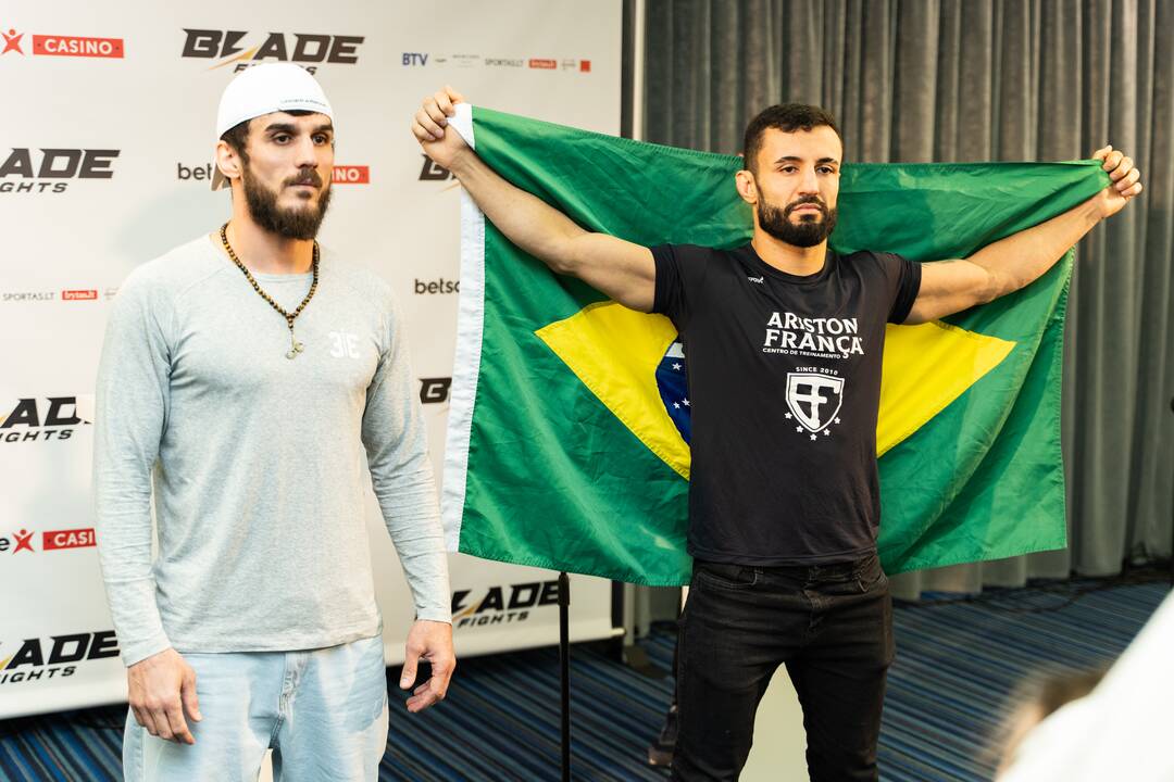 Įspūdžiai: „Blade fights“ mišrių menų kovotojai jau pasiruošę būsimai kovai.