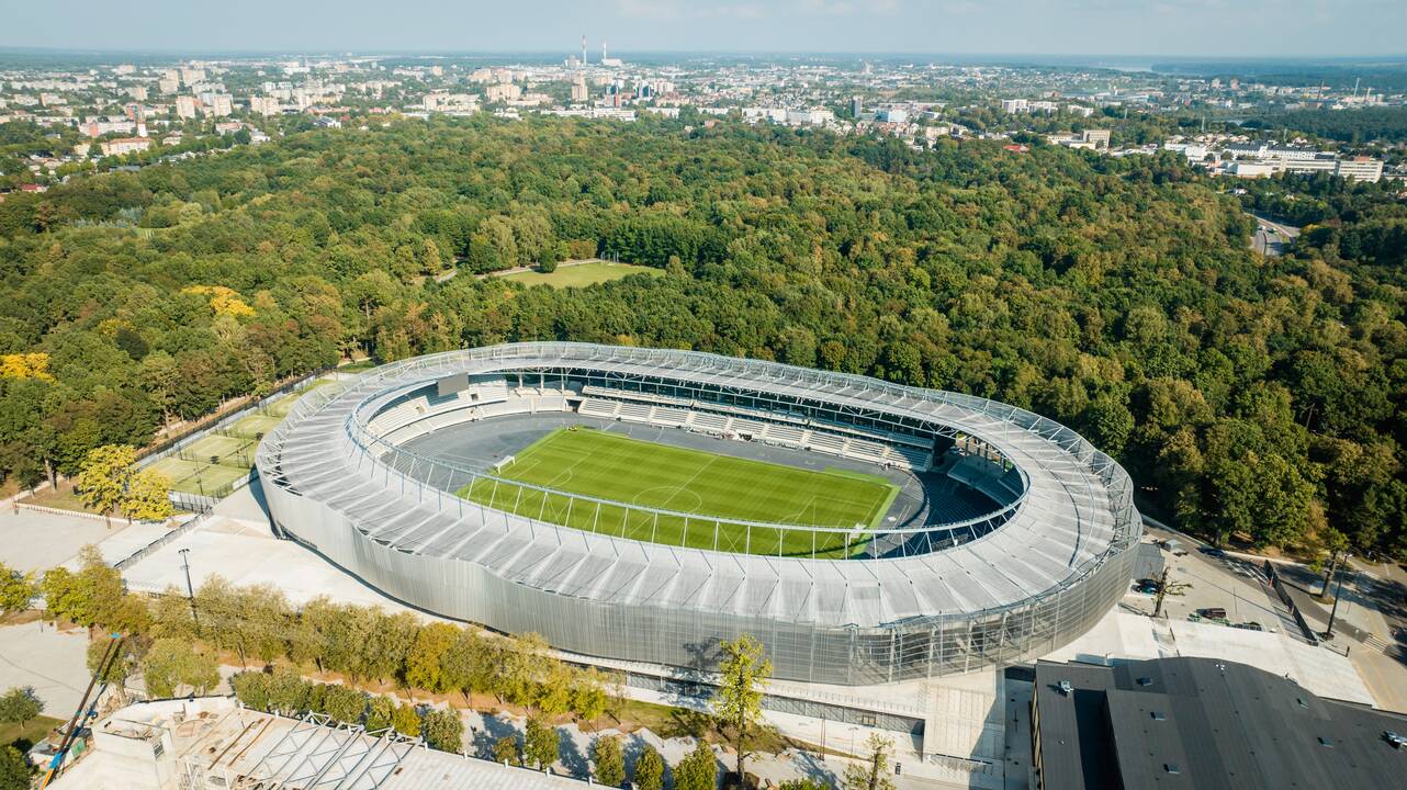 Tilps ir futbolas, ir didieji koncertai: Dariaus ir Girėno stadione ruošiamasi kloti naują veją