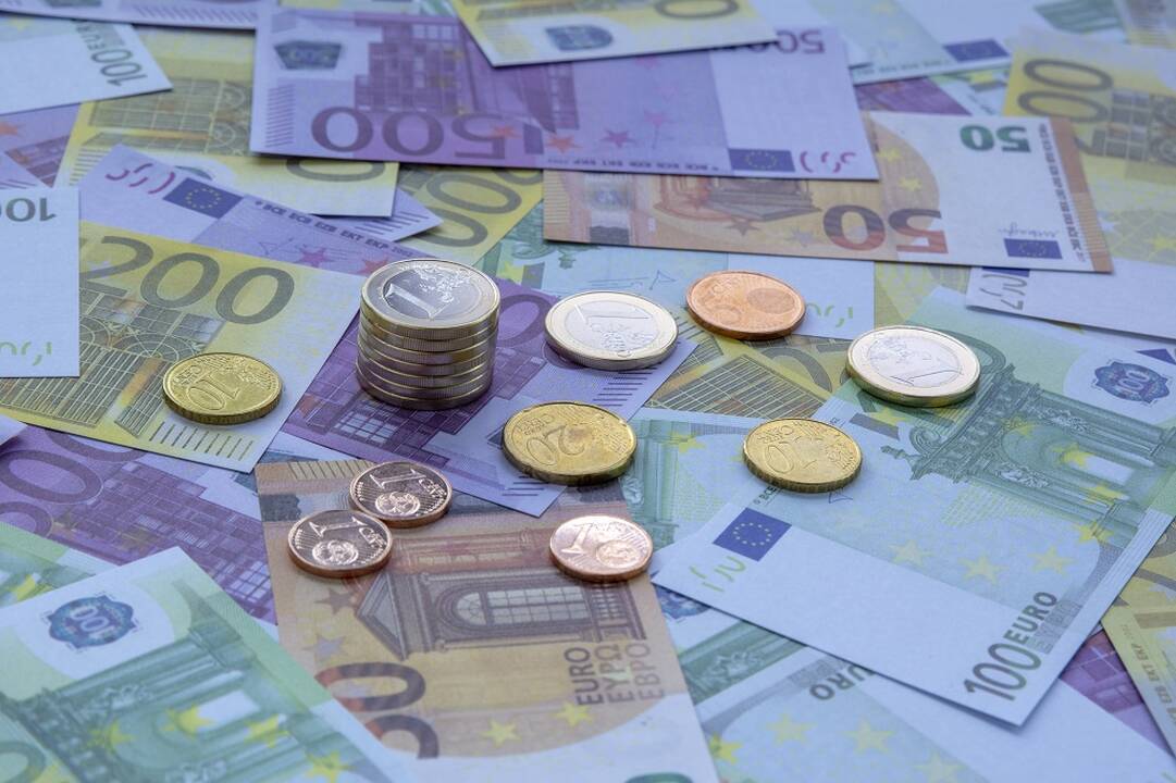 Europos Komisija rekomenduoja įšaldyti finansavimą Vengrijai