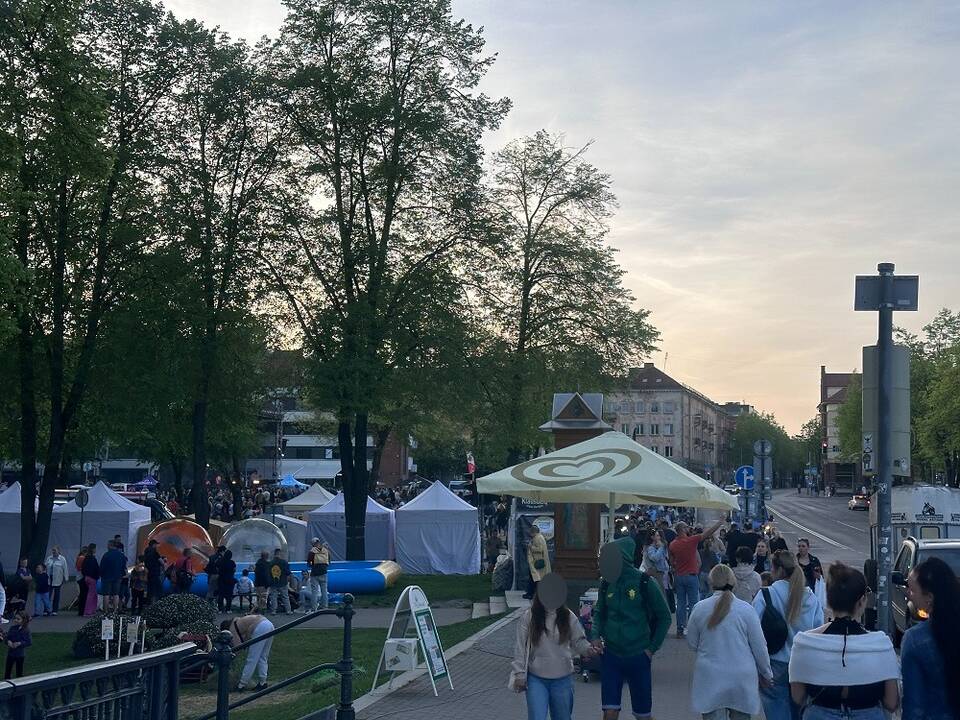 Pasipiktino: festivalyje besilankę rūkoriai sukėlė kai kurių miesto gyventojų nepasitenkinimą.