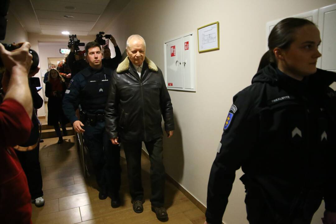 E. Manovas atvestas į Šiaulių apygardos teismą