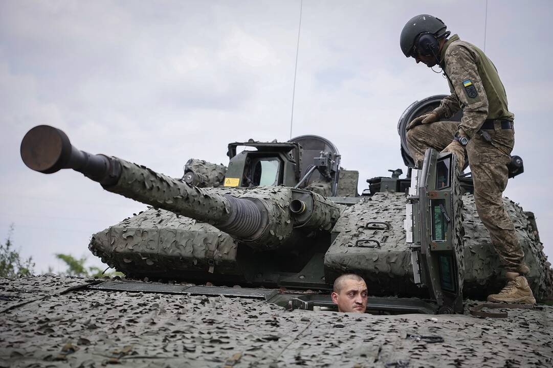 Ukrainos pajėgos skelbia darančios pažangą aplink Bachmutą